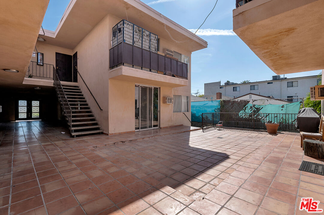 729 Raleigh Street Glendale, CA 91205 - Photo 8 of 15