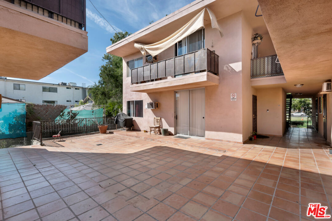 729 Raleigh Street Glendale, CA 91205 - Photo 9 of 15