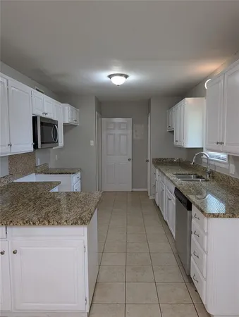 $1,995 | 3745 Willomet Avenue, Fort Worth, TX 76133