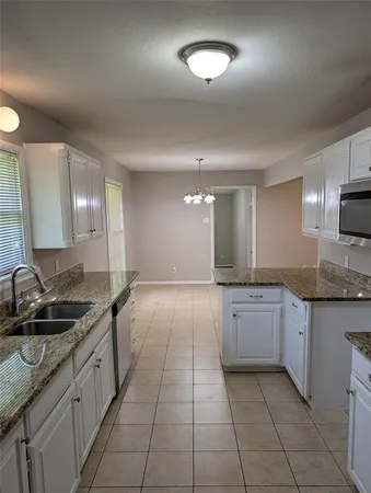 $1,995 | 3745 Willomet Avenue, Fort Worth, TX 76133