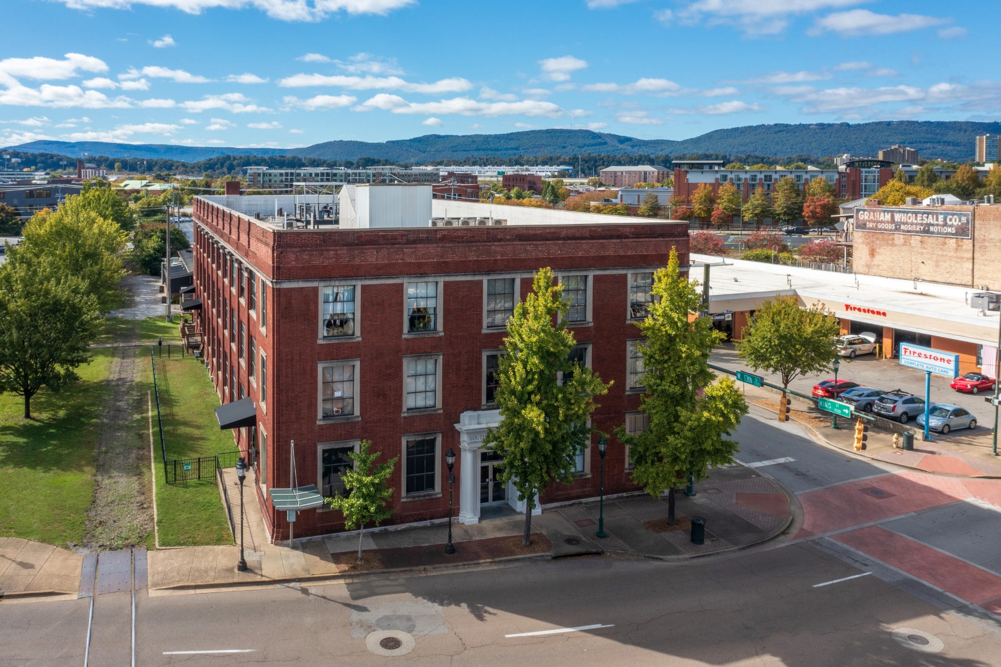 1301 Market Street, Unit 301 Chattanooga, TN 37402 - Photo 1 of 20