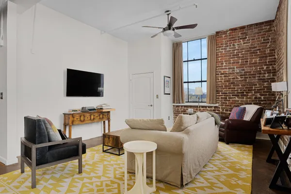 $374,000 | 1301 Market Street, Unit 301, Chattanooga, TN 37402