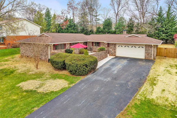 $630,000 | 4925 Grape Tree Lane, Roanoke, VA 24018