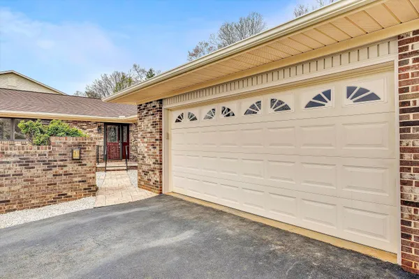 $630,000 | 4925 Grape Tree Lane, Roanoke, VA 24018