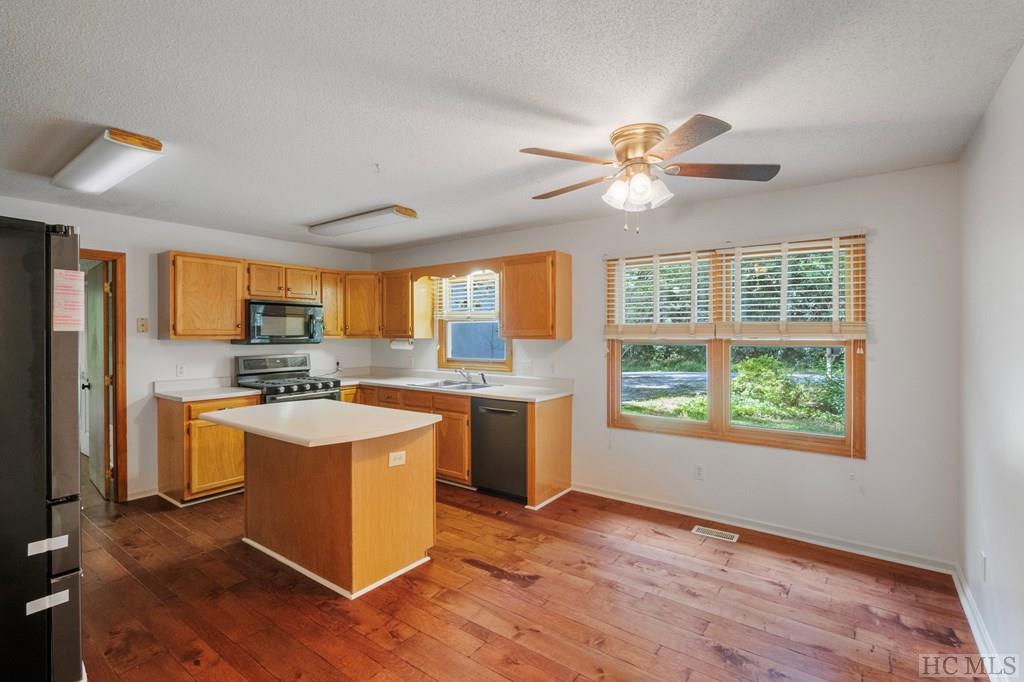 180 Picklesimer Road Highlands, NC 28741 - Photo 4 of 31 Gallery Image 4