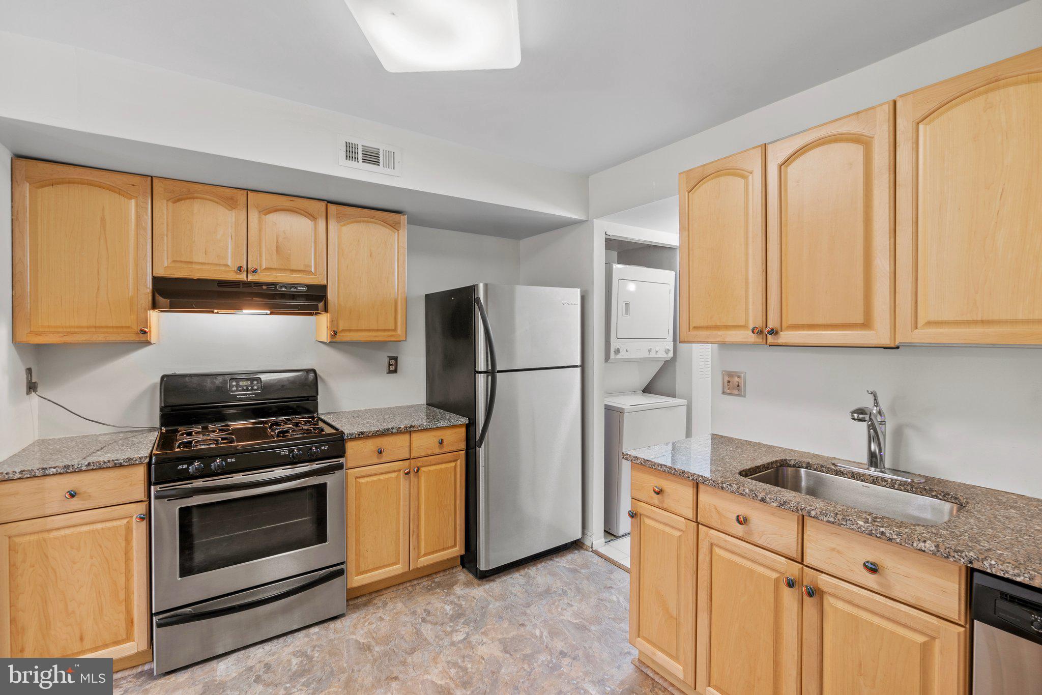 2002 Colts Neck Road, Unit 1A Reston, VA 20191 - Photo 8 of 22 Stainless Appliances