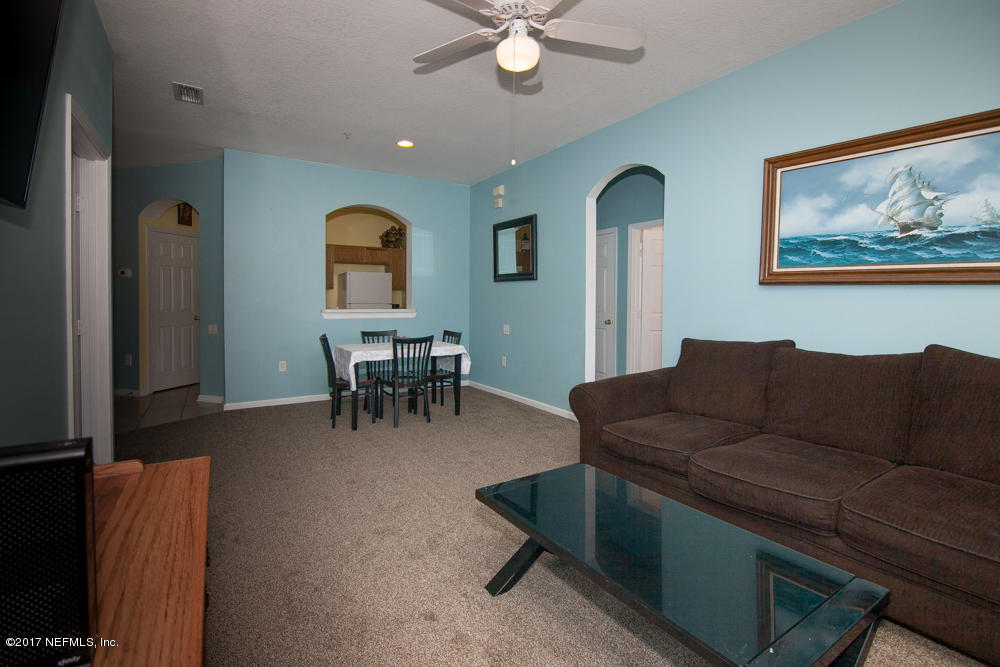 10550 Baymeadows Road, Unit 711 Jacksonville, FL 32256 - Photo 11 of 16 living room reverse