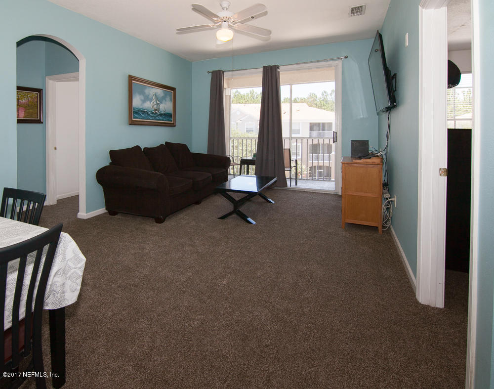10550 Baymeadows Road, Unit 711 Jacksonville, FL 32256 - Photo 12 of 16 living room