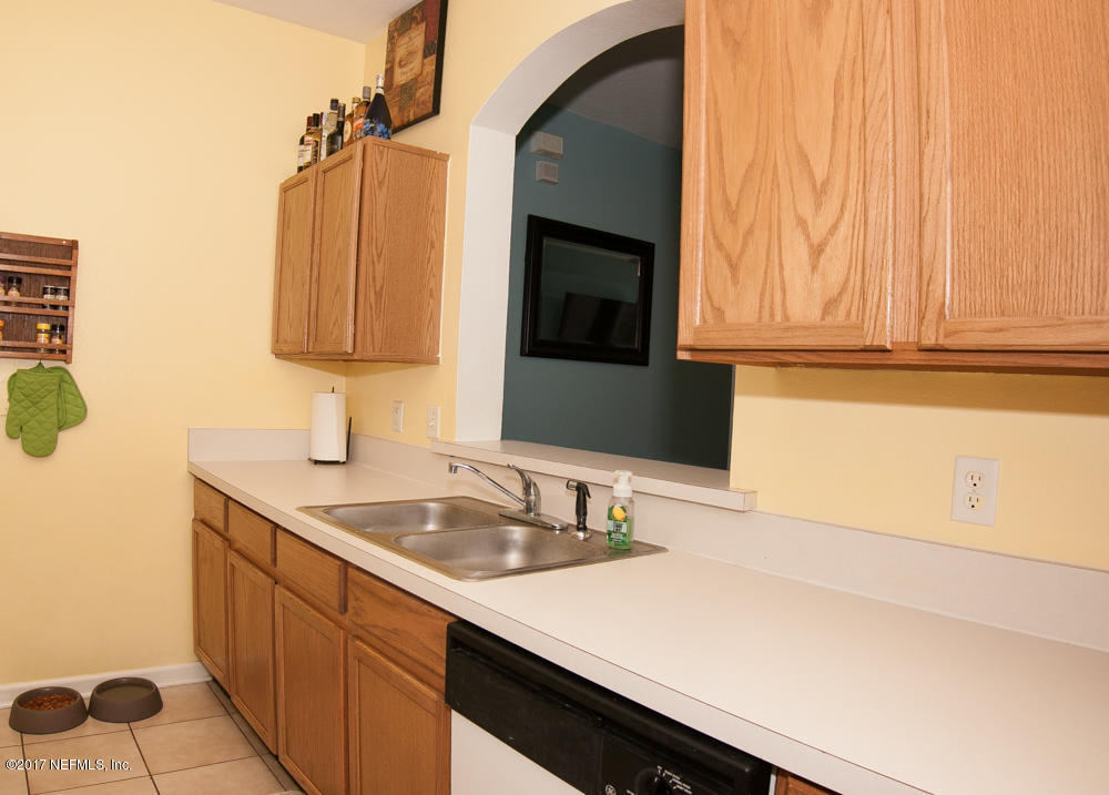10550 Baymeadows Road, Unit 711 Jacksonville, FL 32256 - Photo 8 of 16 kitchen 3