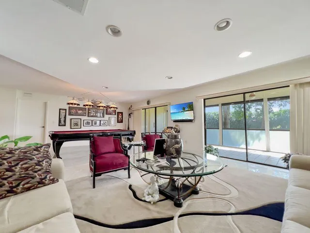 $6,950 | 37 Stratford Lane West, Unit C, Boynton Beach, FL 33436