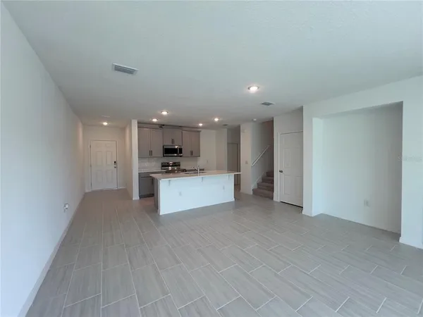 $2,650 | 490 Thompson Village Avenue, Apopka, FL 32703