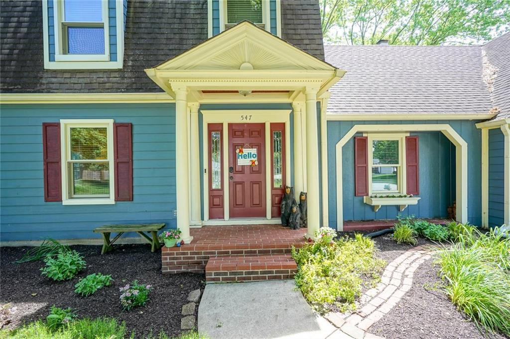547 Cobblestone Road Avon, IN 46123 - Photo 3 of 56 Gallery Image 3