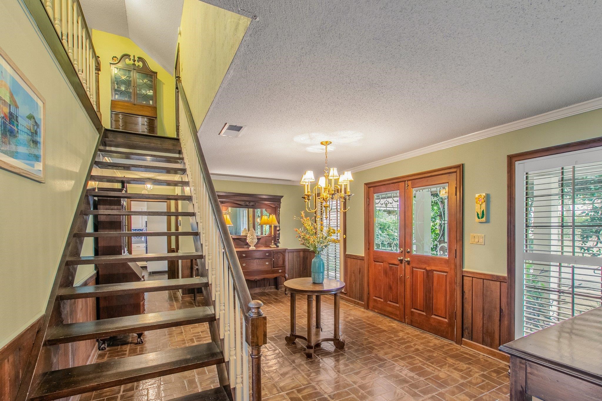 439 Village Drive Daphne, AL 36526 - Photo 22 of 48 Stairscase