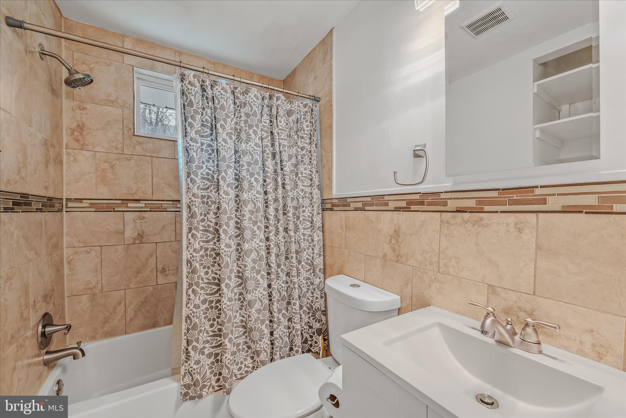 771 Gray Fox Road Harpers Ferry, WV 25425 - Photo 27 of 46 Bathroom