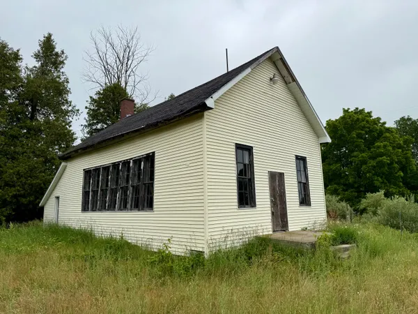 $60,000 | 4016 West Conrad Road, Ludington, MI 49431