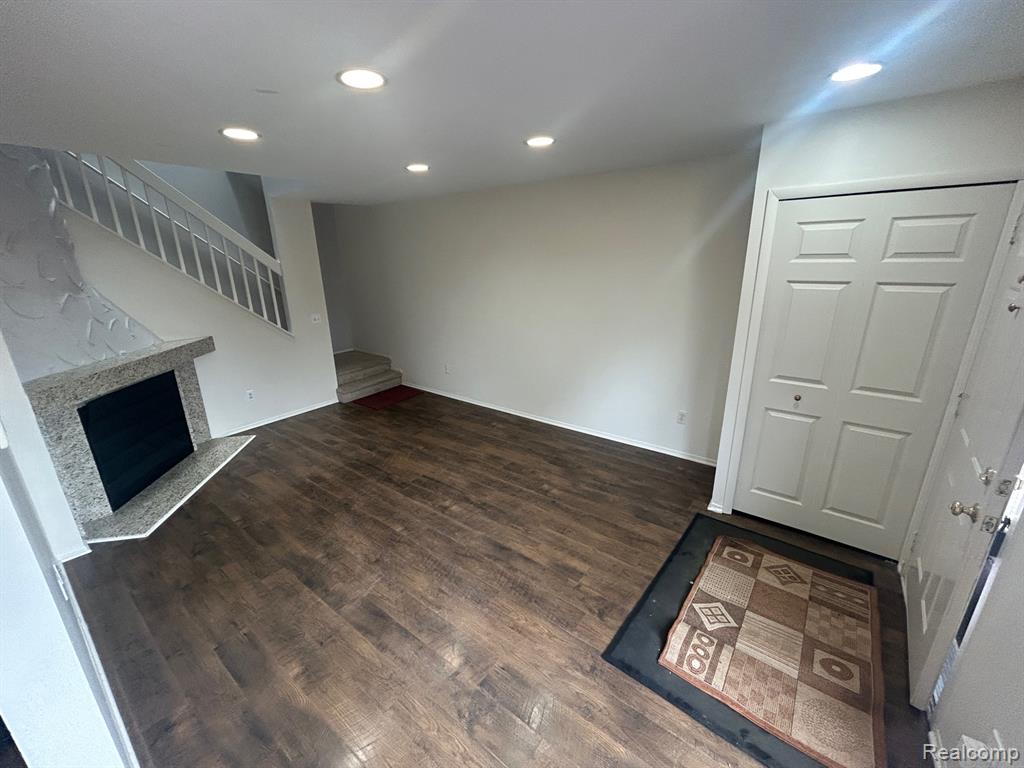 31164 Country Way Farmington Hills, MI 48331 - Photo 7 of 33
