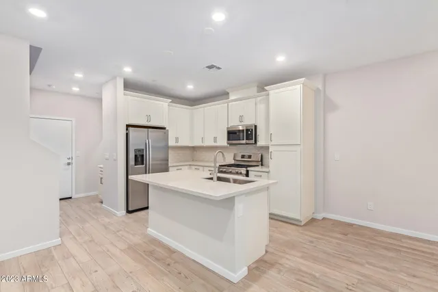 $2,500 | 729 East Zesta Lane, Unit 103, Gilbert, AZ 85297