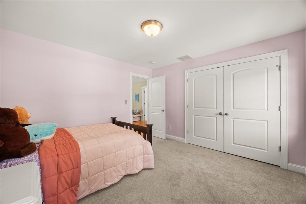16 Coach Road Plainville, MA 02762 - Photo 14 of 26