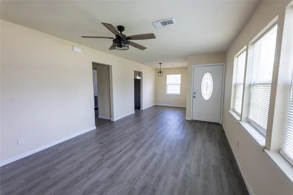$1,800 | 4942 Bataan Road, Houston, TX 77033