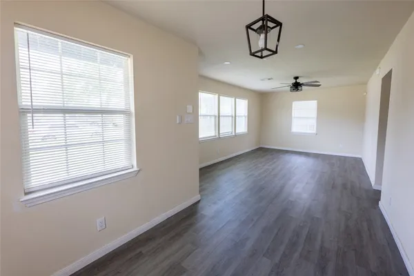 $1,800 | 4942 Bataan Road, Houston, TX 77033