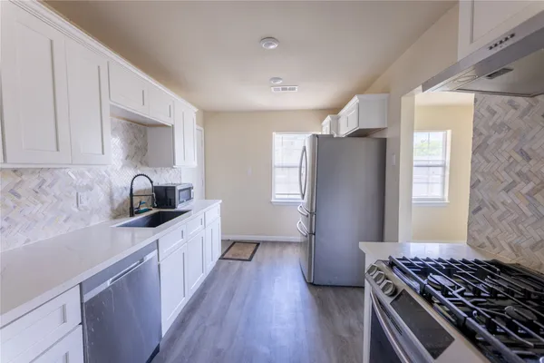 $1,800 | 4942 Bataan Road, Houston, TX 77033