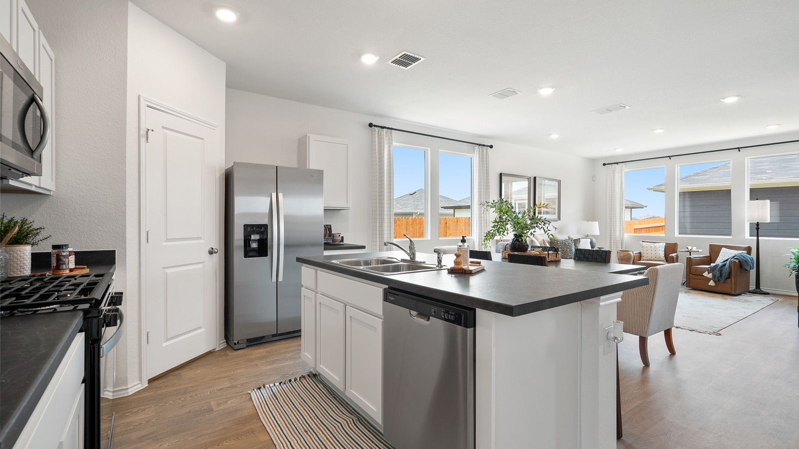 300 Santo Domingo Road Bastrop, TX 78602 - Photo 4 of 33