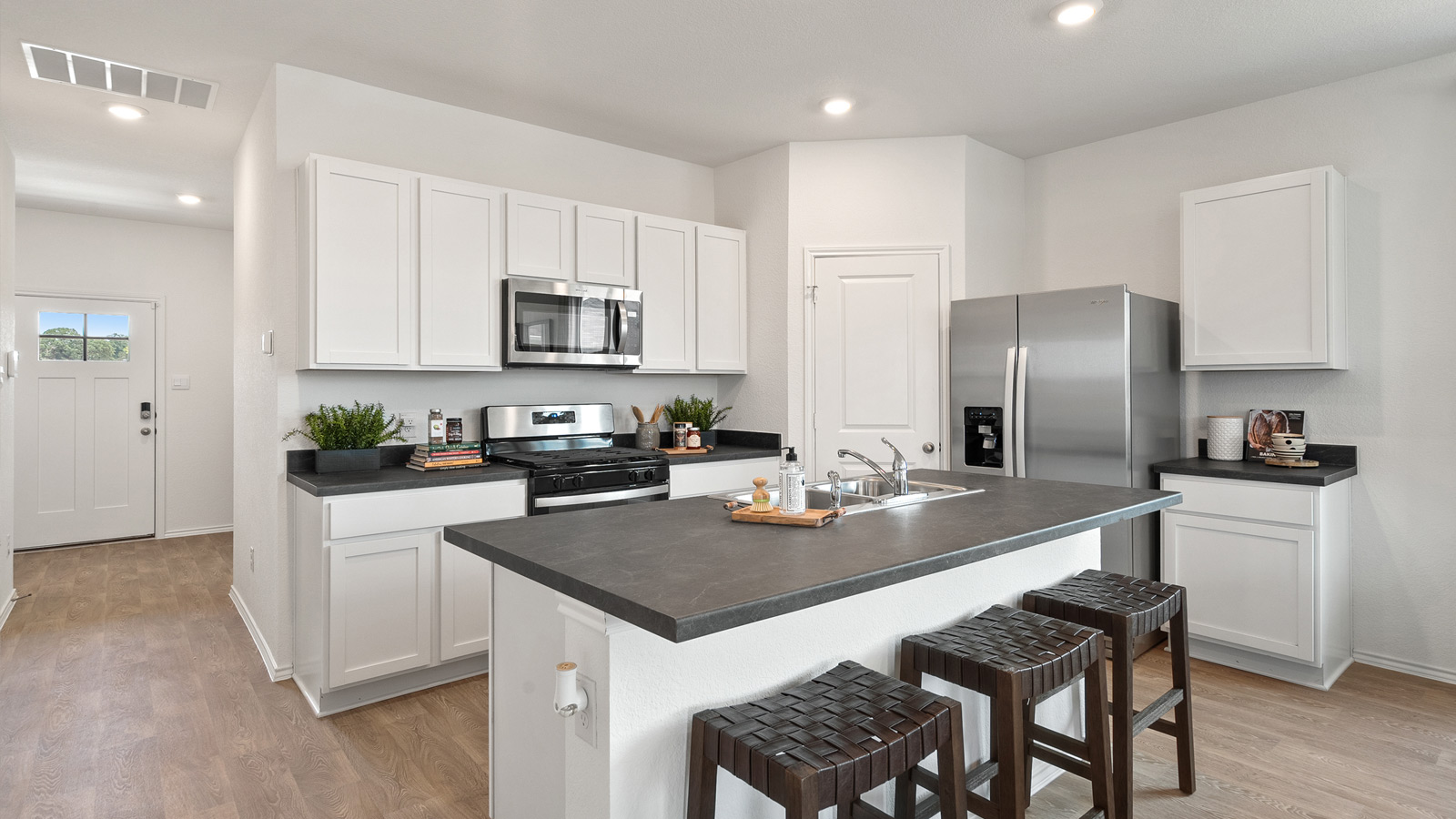 300 Santo Domingo Road Bastrop, TX 78602 - Photo 6 of 33