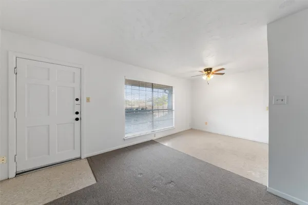 $925 | 926 East 14th Street, Unit 7, Houston, TX 77009