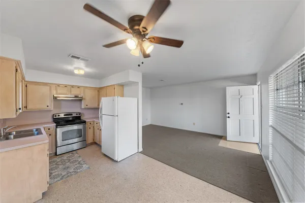 $925 | 926 East 14th Street, Unit 7, Houston, TX 77009