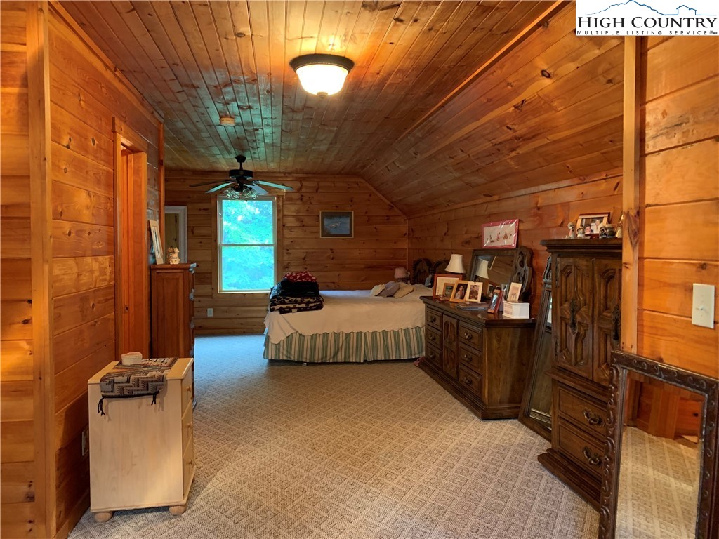 305 Wolf Pen Road Purlear, NC 28665 - Photo 32 of 40 a room with furniture
