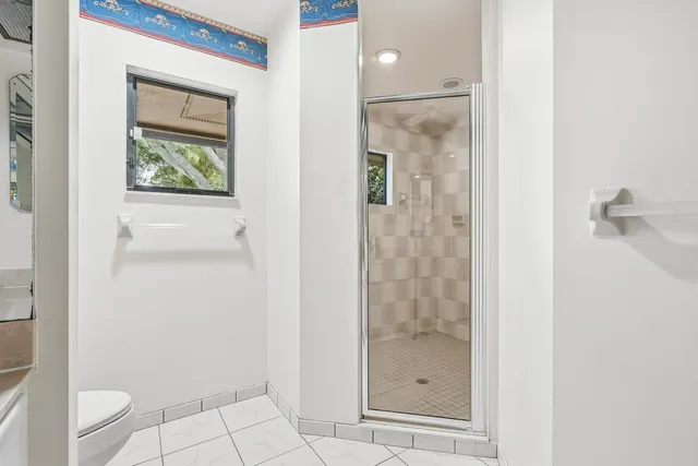 a view of utility room with washer and dryer