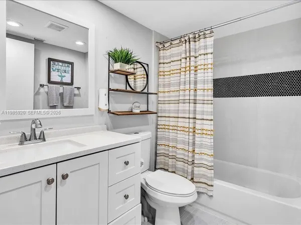 $2,700 | Buckingham at Century Village, Pembroke Pines, FL 33027