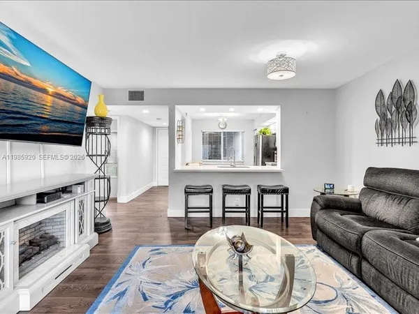 $2,700 | Buckingham at Century Village, Pembroke Pines, FL 33027