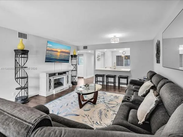 $2,700 | Buckingham at Century Village, Pembroke Pines, FL 33027