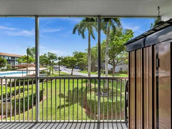 $2,700 | Buckingham at Century Village, Pembroke Pines, FL 33027