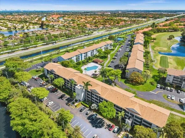 $2,700 | Buckingham at Century Village, Pembroke Pines, FL 33027