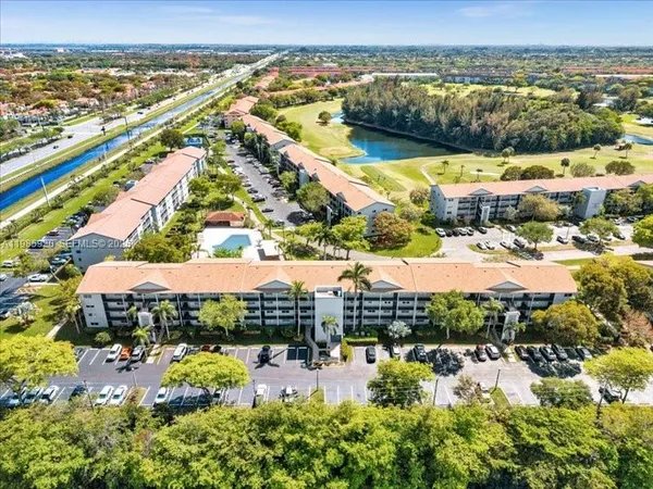 $2,700 | Buckingham at Century Village, Pembroke Pines, FL 33027