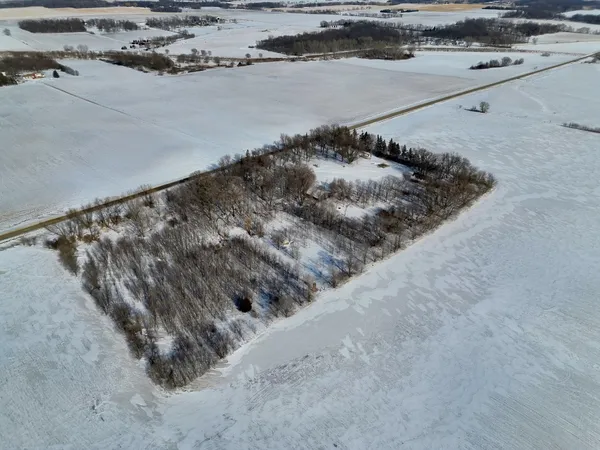 $200,000 | 87387 245th Street, Albert Lea, MN 56007