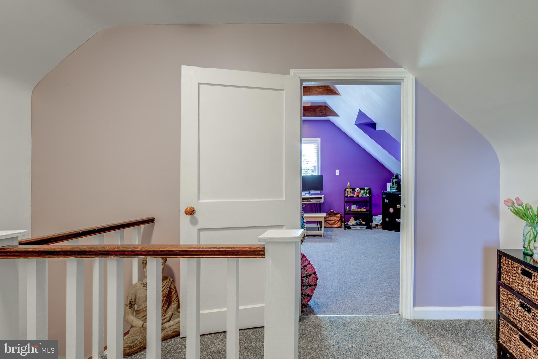 121 Leconey Circle Palmyra, NJ 08065 - Photo 20 of 33 a view of a livingroom with furniture and cars