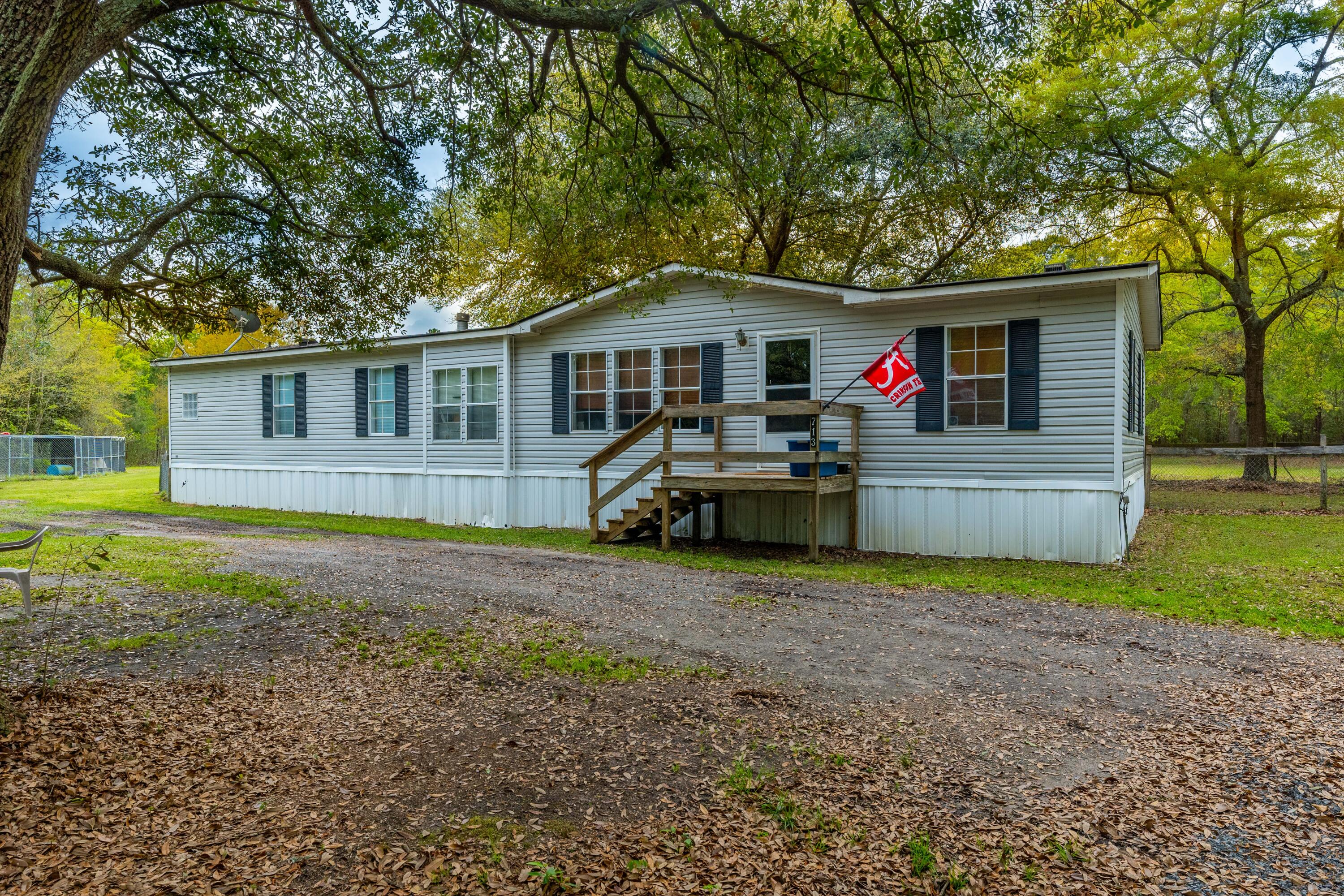 713 Broughton Road Moncks Corner, SC 29461 - Photo 3 of 44 P1030766