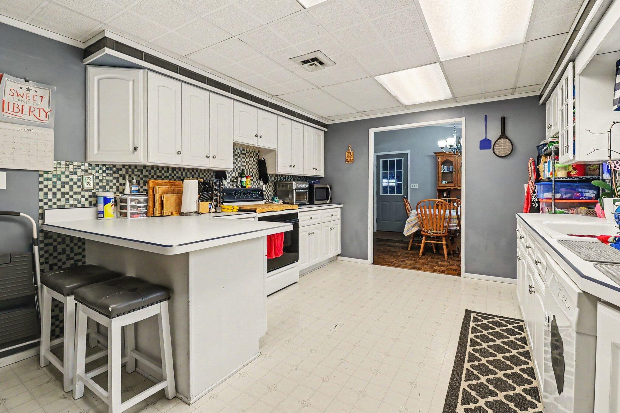 2218 Maple Road Manistee, MI 49660 - Photo 4 of 15 file_1707