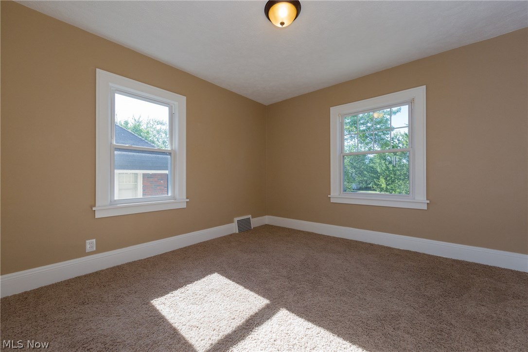 3380 Berkeley Road Cleveland, OH 44118 - Photo 15 of 35