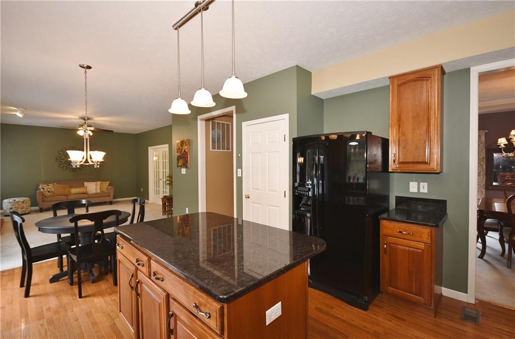 108 Lori Road Gibsonia, PA 15044 - Photo 5 of 25 Amazing island