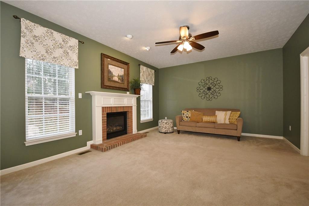 108 Lori Road Gibsonia, PA 15044 - Photo 9 of 25 Huge living room