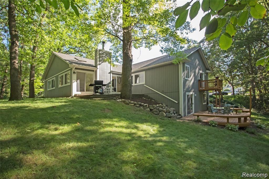 3080 Smugglers Ridge Walled Lake, MI 48390 - Photo 4 of 31 GetMedia (29).jpg