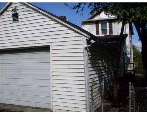 711 Harriet Street McKees Rocks, PA 15136 - Photo 2 of 8 Exterior Back.
