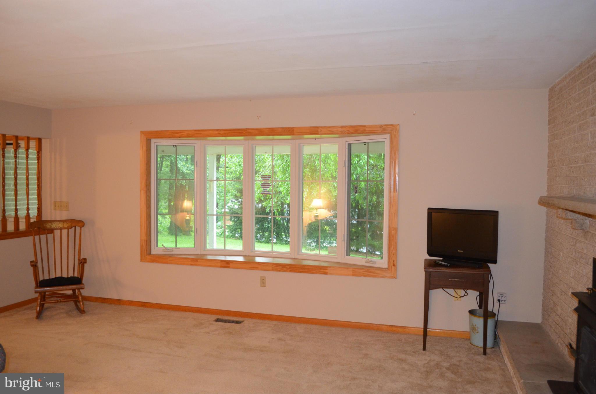 2309 Albert Rill Road Hampstead, MD 21074 - Photo 6 of 28 Living Room