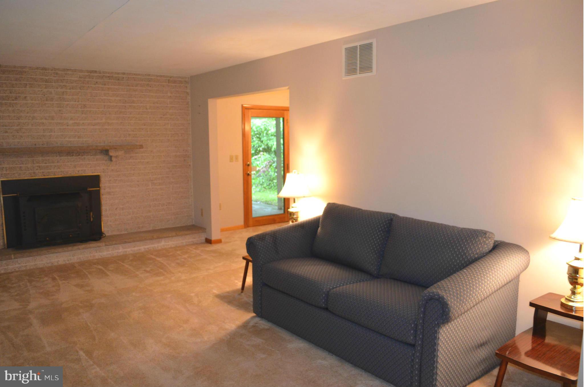 2309 Albert Rill Road Hampstead, MD 21074 - Photo 7 of 28 Living Room