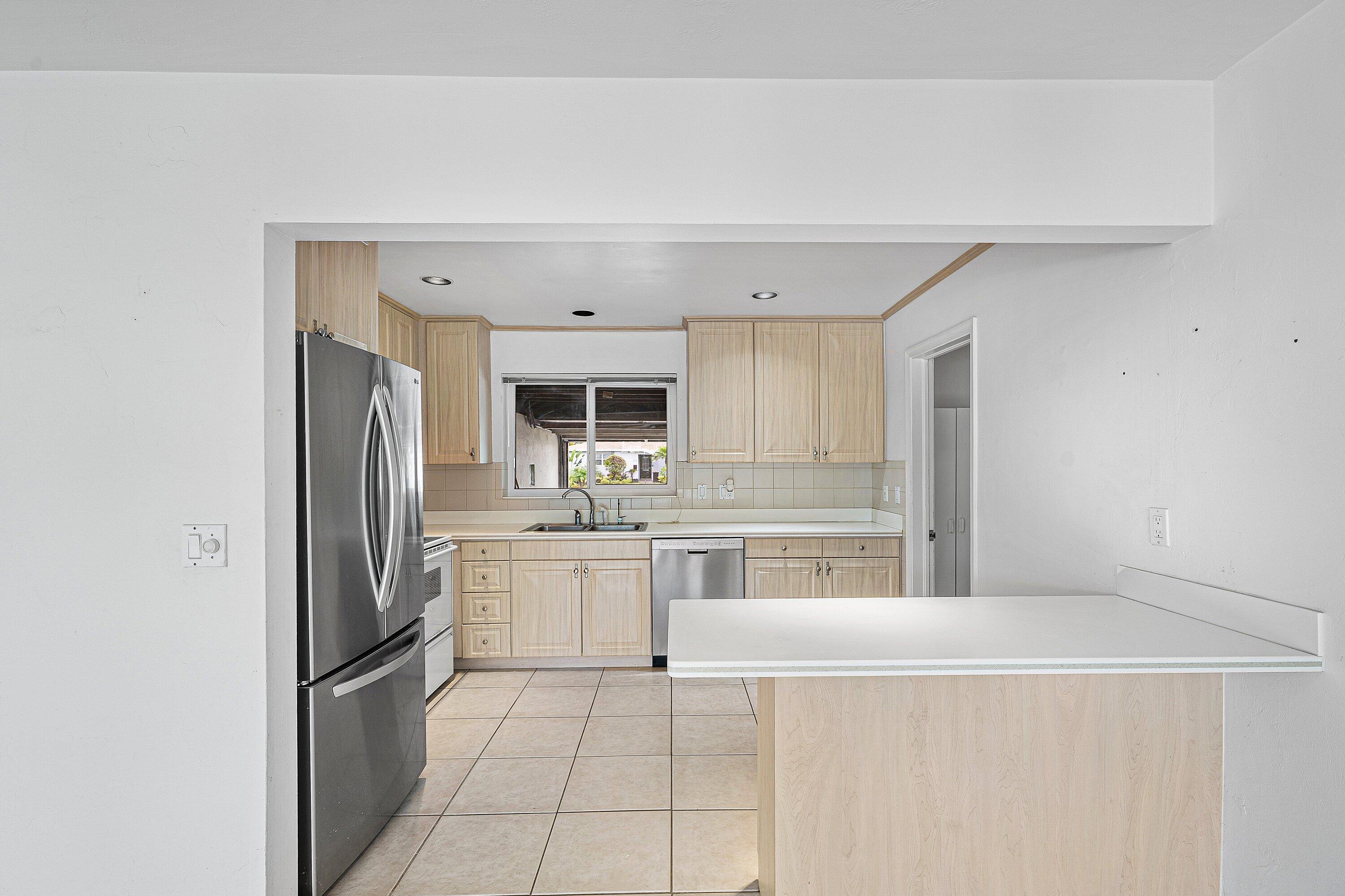 311 Northeast 23rd Way Boca Raton, FL 33431 - Photo 14 of 31 Kitchen