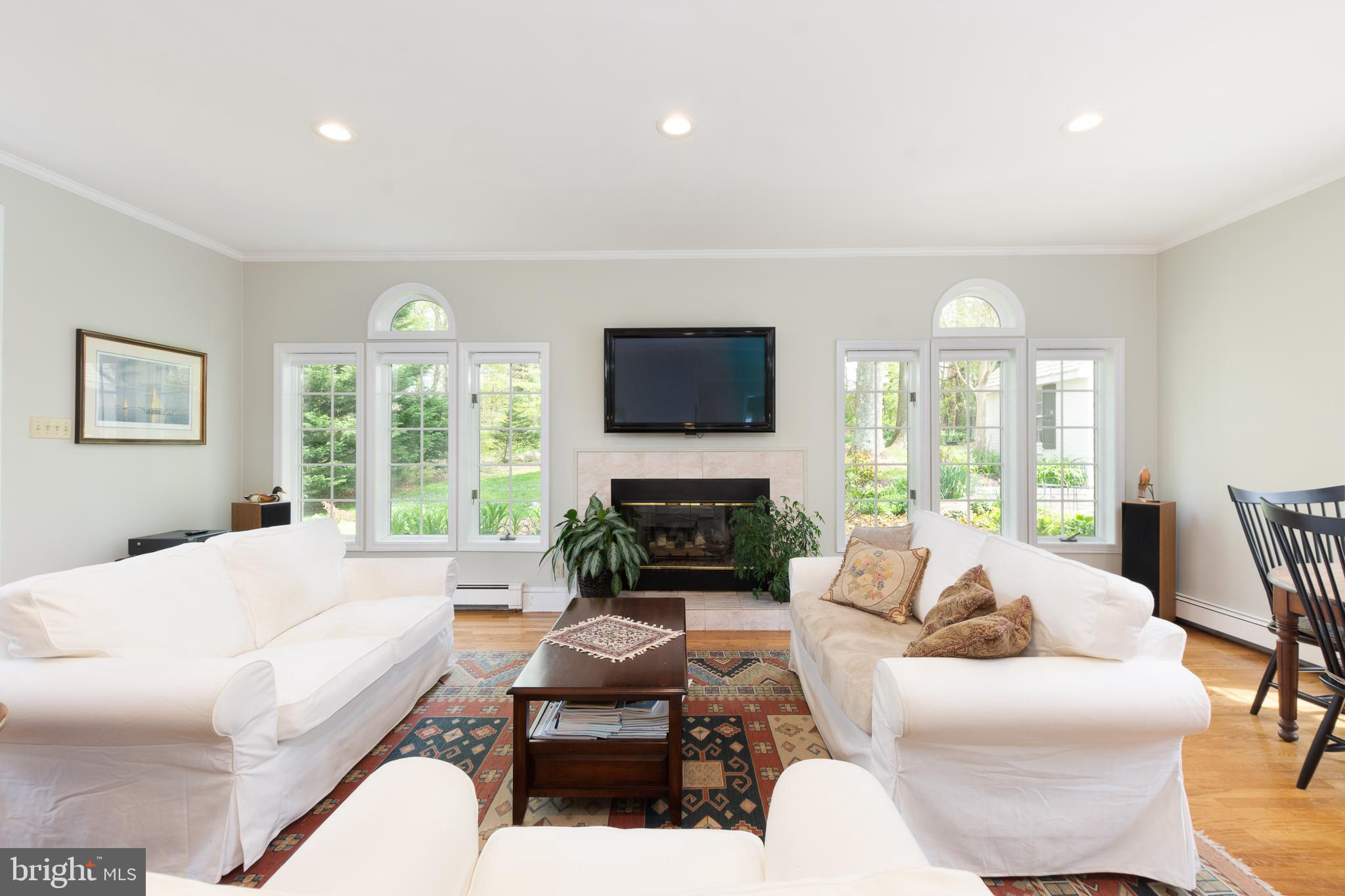 1010 Overbrook Road Wilmington, DE 19807 - Photo 13 of 41 Family room with gas fireplace